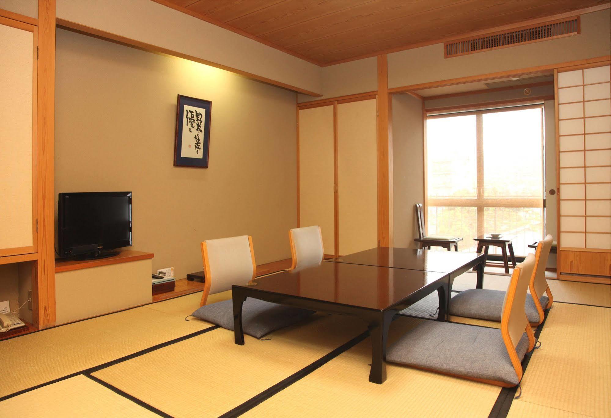 Yorozuya Annex Yurakuan Hotel Yamanouchi  Eksteriør billede