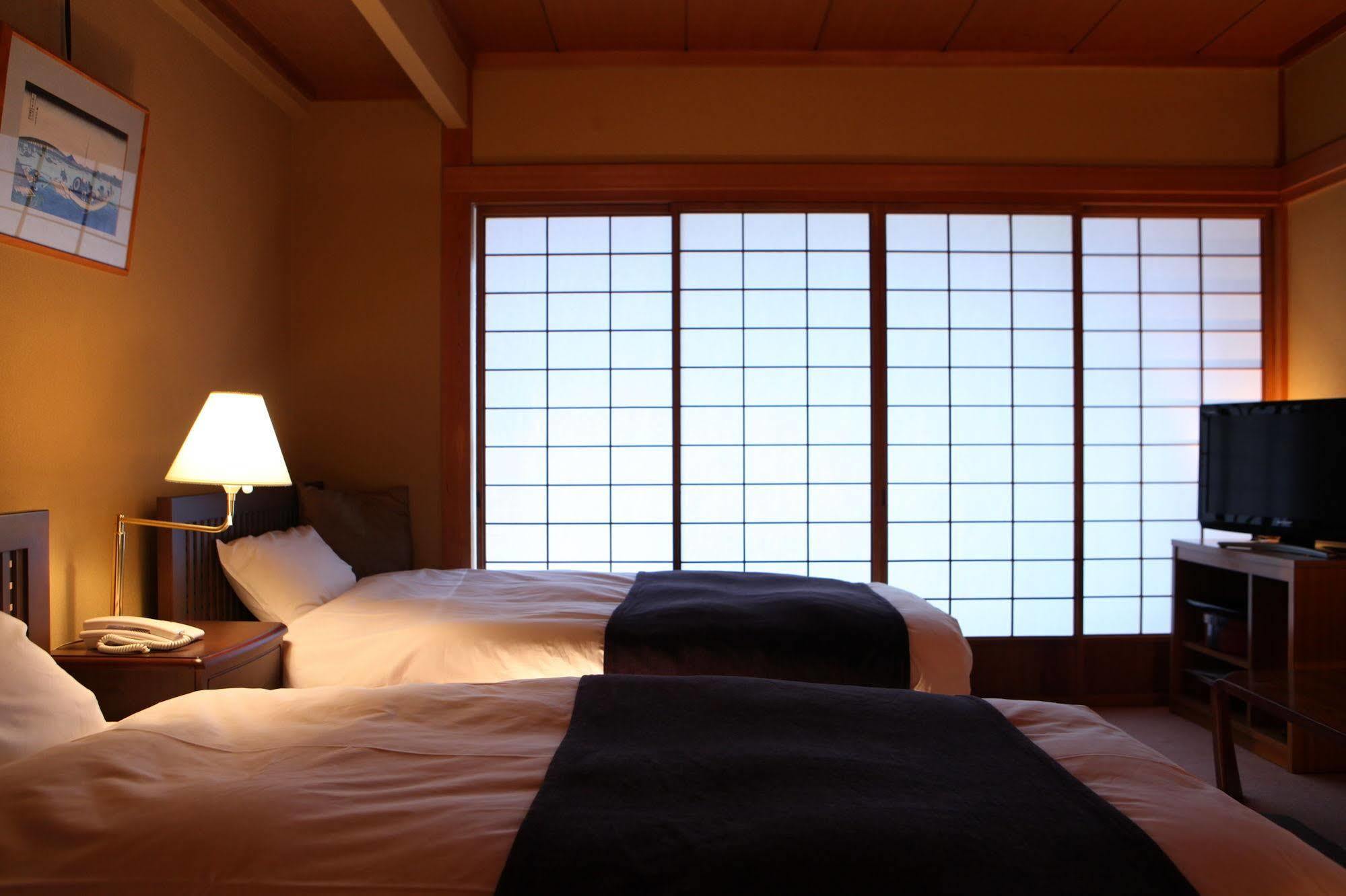 Yorozuya Annex Yurakuan Hotel Yamanouchi  Eksteriør billede