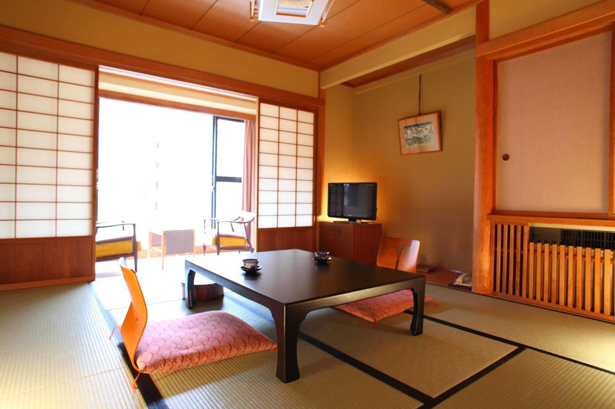Yorozuya Annex Yurakuan Hotel Yamanouchi  Eksteriør billede