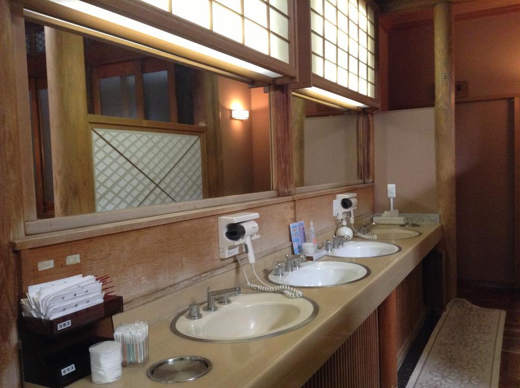 Yorozuya Annex Yurakuan Hotel Yamanouchi  Eksteriør billede